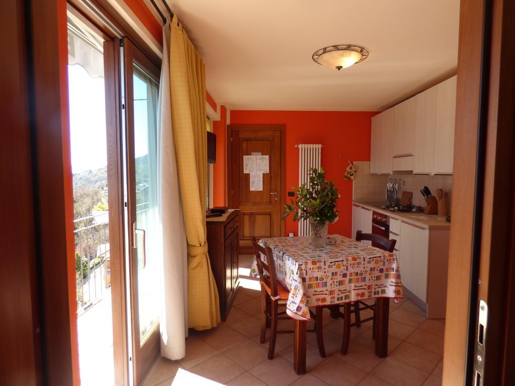 קנרו ריביירה Casale Fe-Wo - Appartamenti Con Vista Lago חדר תמונה