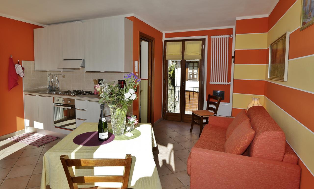 קנרו ריביירה Casale Fe-Wo - Appartamenti Con Vista Lago מראה חיצוני תמונה